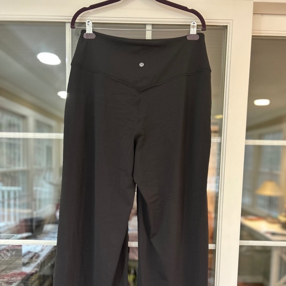 Lululemon Align Palazzo Pant Short Black Nulu High Rise Wide Leg Size 12 Yoga - Picture 5 of 16